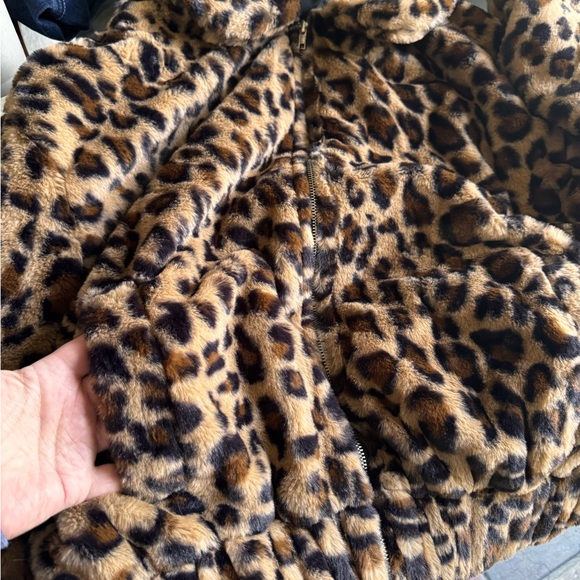 Faux fur jacket, animal print. Boutique brand. - Picture 5 of 6